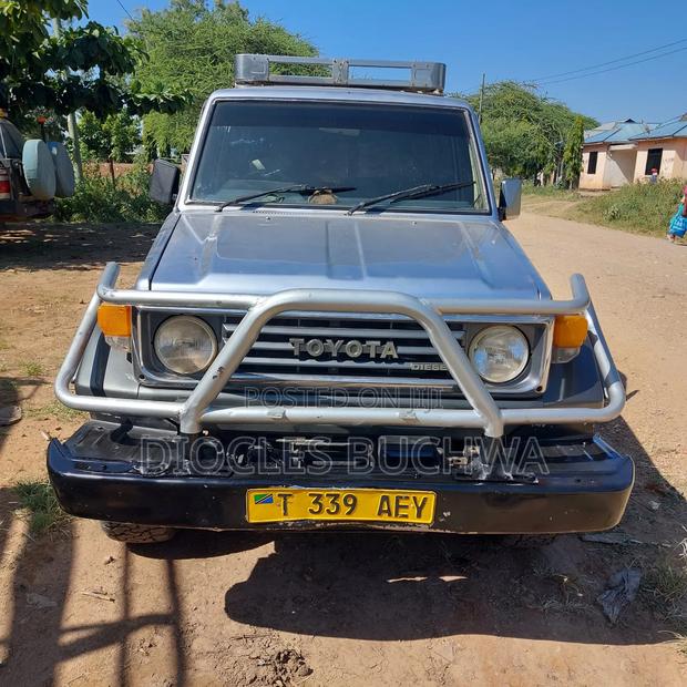Toyota Land Cruiser Prado 2006 Gray