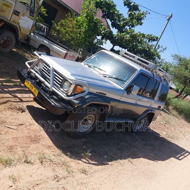 Toyota Land Cruiser Prado 2006 Gray