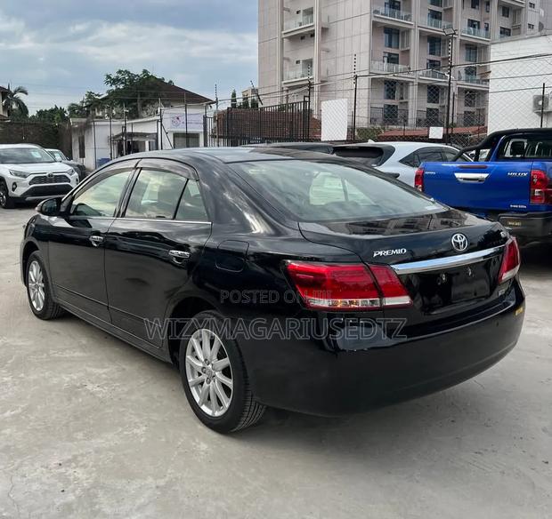 Toyota Premio 2018 Matt Black