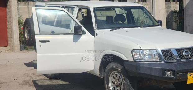 Nissan Patrol 1999 White