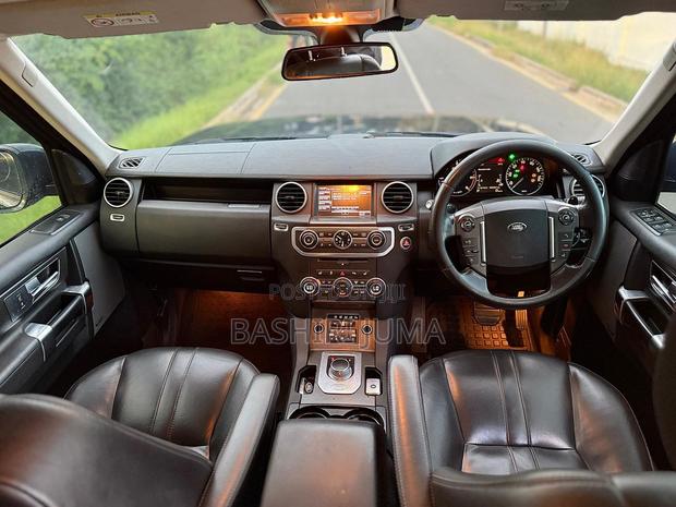 Land Rover Discovery 2015 Blue