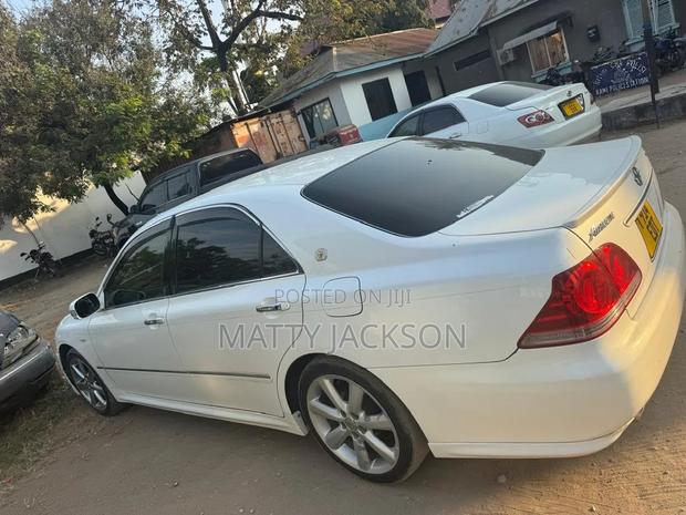 Toyota Crown 2007 White