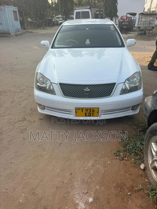 Toyota Crown 2007 White
