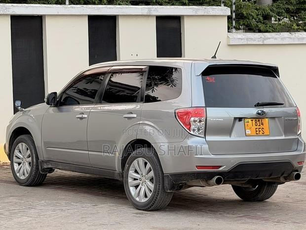 Subaru Forester 2010 Gray