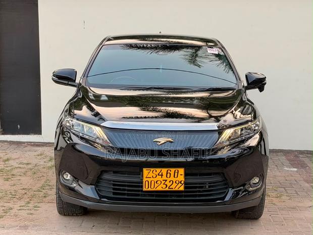 Toyota Harrier 2.0 2016 Black