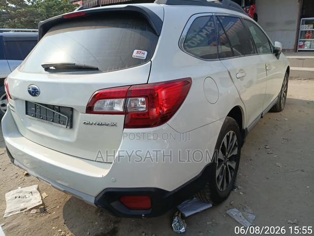 Subaru Outback 2016 White
