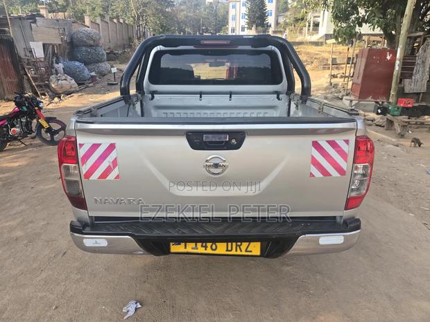 Nissan Navara 2016 Silver