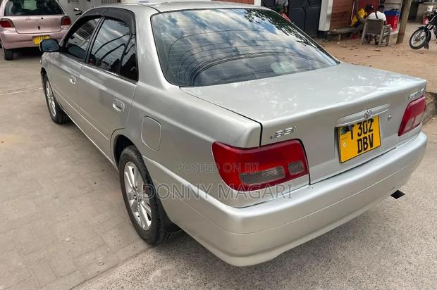 Toyota Carina 2000 Silver