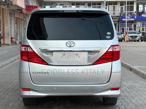Toyota Alphard 2008 Silver