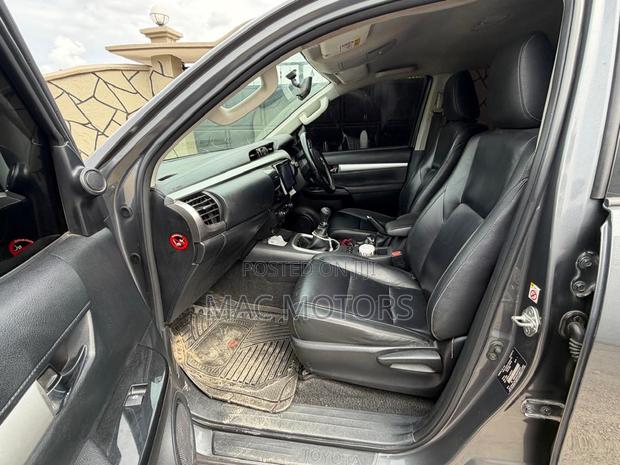 Toyota Hilux Revo Double Cab Deisel 2.8 AWD 2018 Gray