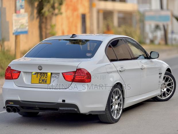 BMW 3 Series 2011 White