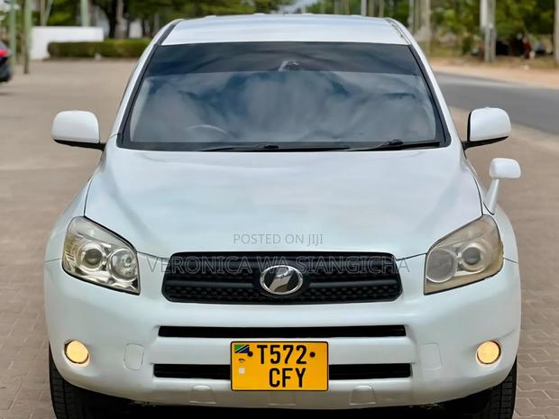 Toyota RAV4 2006 White