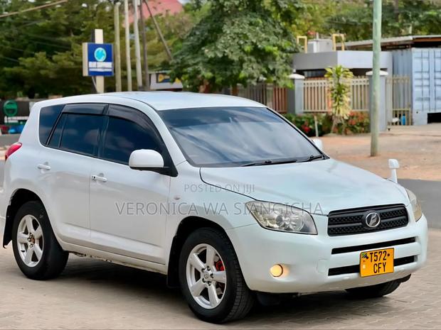 Toyota RAV4 2006 White