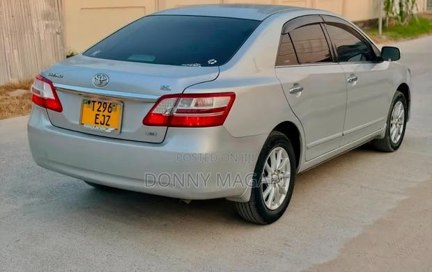 Toyota Premio 2010 Silver