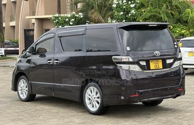 Toyota Vellfire 2009 Maroon