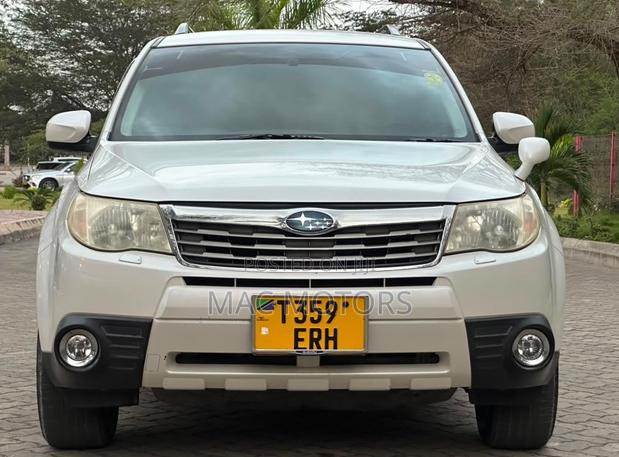 Subaru Forester 2012 Pearl