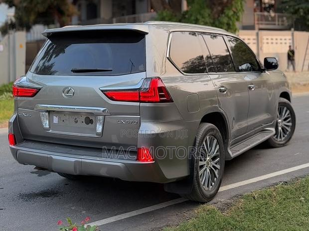 Lexus LX 570 AWD 2019 Gray
