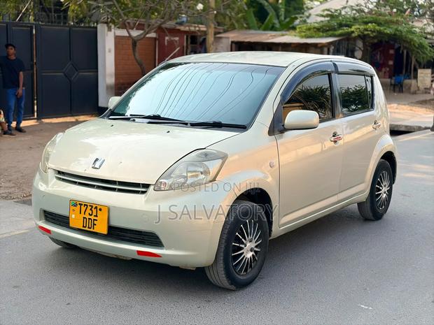 Toyota Passo 2004 Green