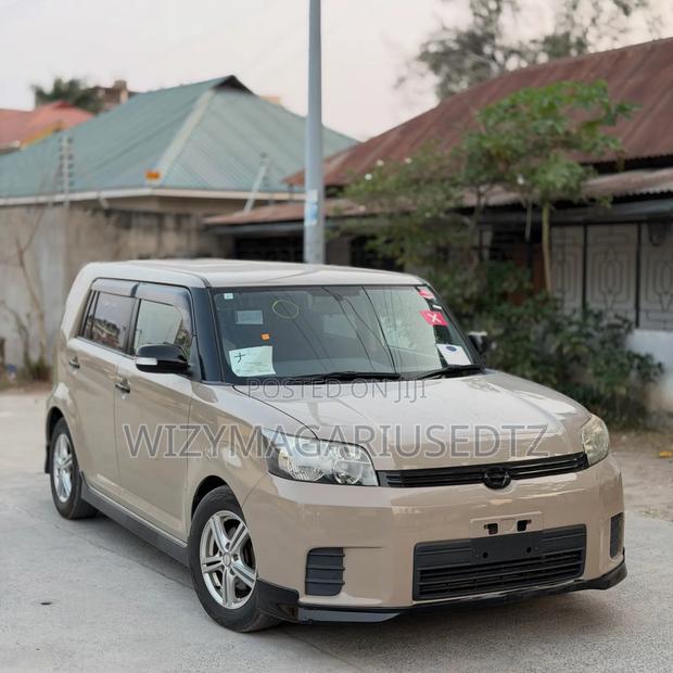 Toyota Corolla Rumion 2010 Beige