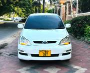 Toyota Ipsum 2004 White for sale