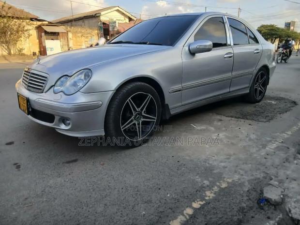 Mercedes-Benz C-Class 2006 Silver