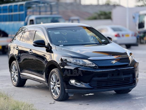Toyota Harrier 2.0 2015 Black