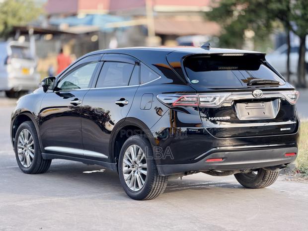 Toyota Harrier 2.0 2015 Black