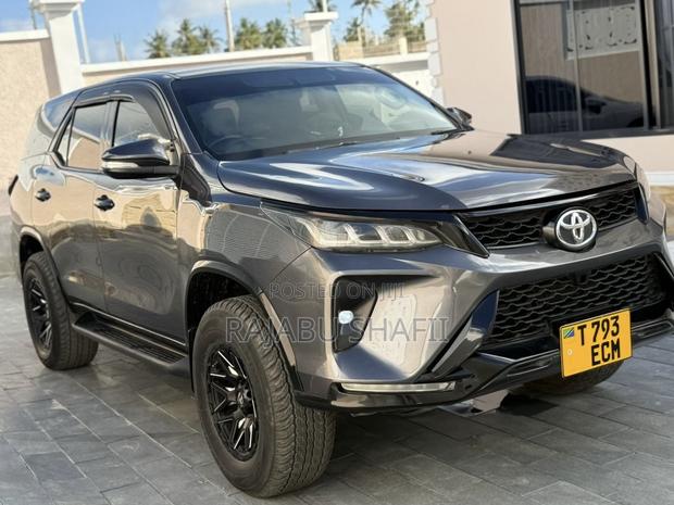 Toyota Fortuner 2.8 D AWD 2018 Gray