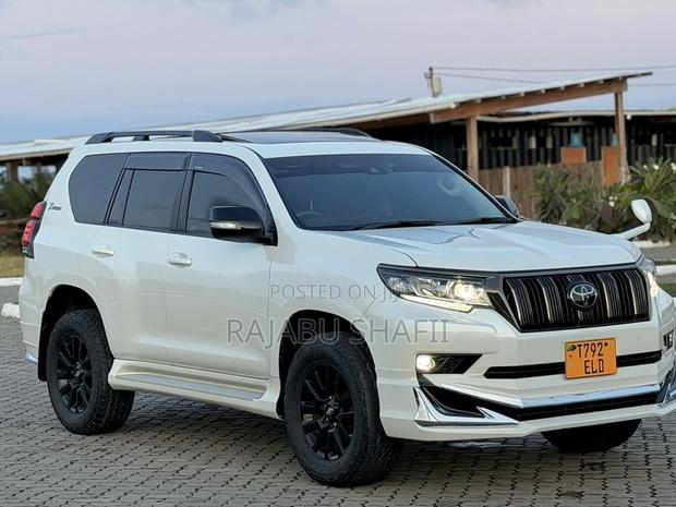 Toyota Land Cruiser Prado 2.7 2022 White