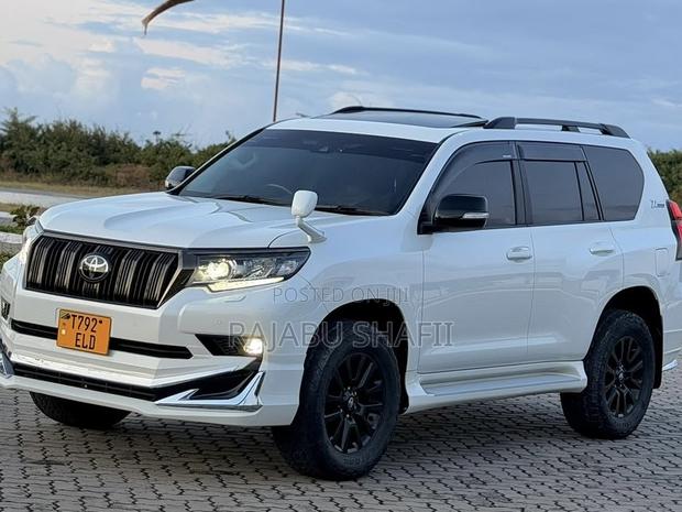 Toyota Land Cruiser Prado 2.7 2022 White