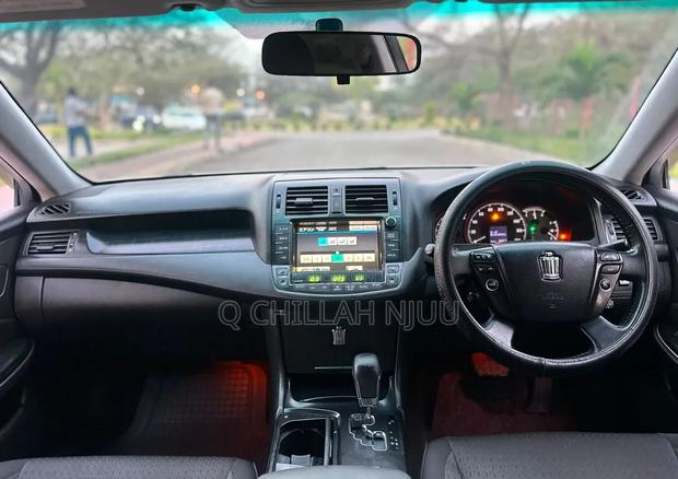 Toyota Crown 2009 White