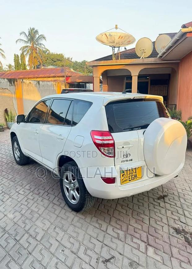 Toyota RAV4 2008 White