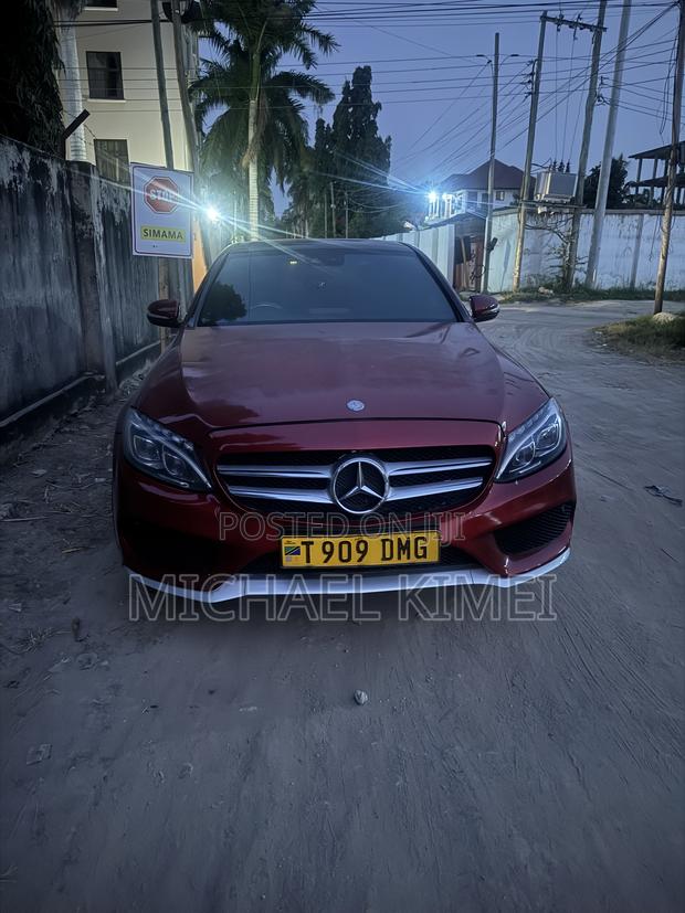 Mercedes-Benz C200 2019 Red