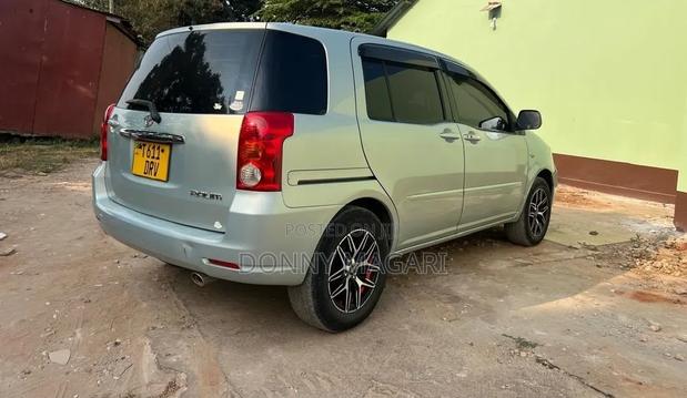 Toyota Raum 2005 Blue