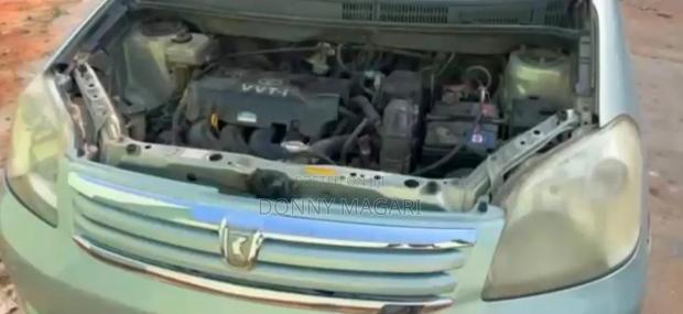 Toyota Raum 2005 Blue