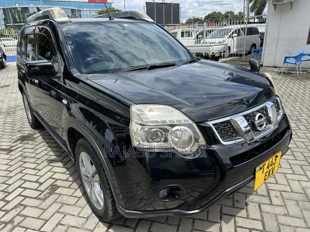 Nissan X-Trail 2.0 Petrol XE 2012 Black