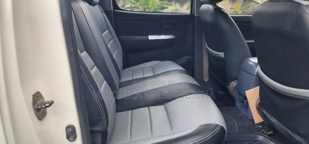 Toyota Hilux 2011 White