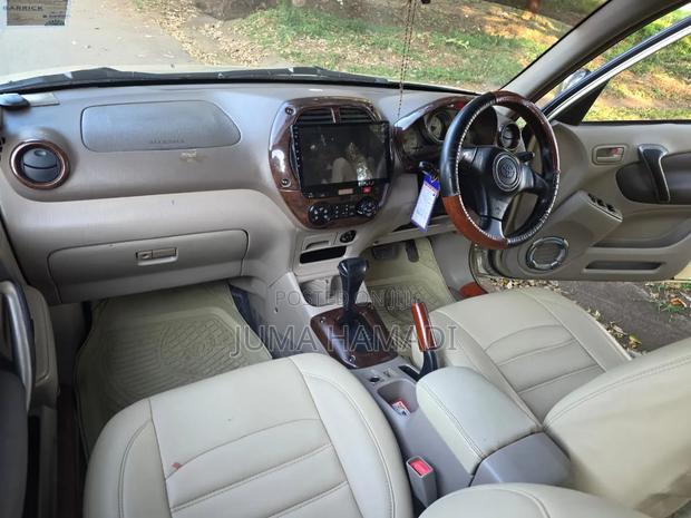 Toyota RAV4 Automatic 2003 Gold