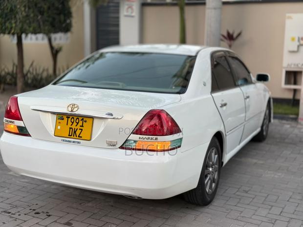 Toyota Mark II 2004 White