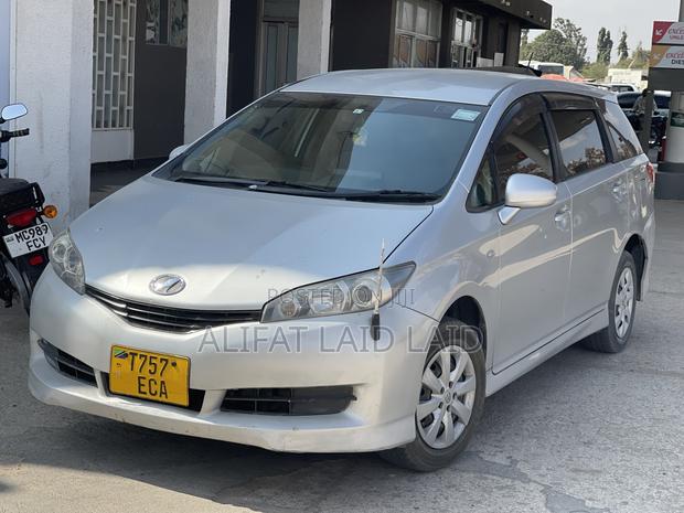 Toyota Wish 2010 Silver