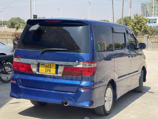 Toyota Alphard 2.4 Petrol AWD 2005 Blue