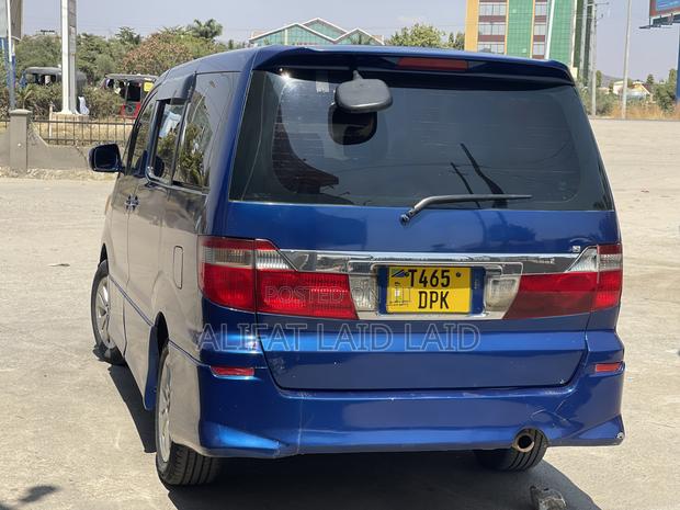 Toyota Alphard 2.4 Petrol AWD 2005 Blue