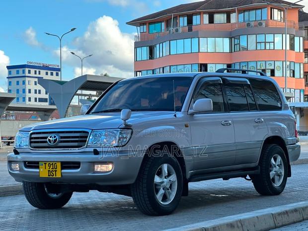Toyota Land Cruiser 2000 Silver
