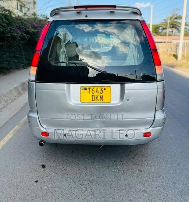 Toyota Noah 2.0 FWD (8 Seater) 2001 Silver