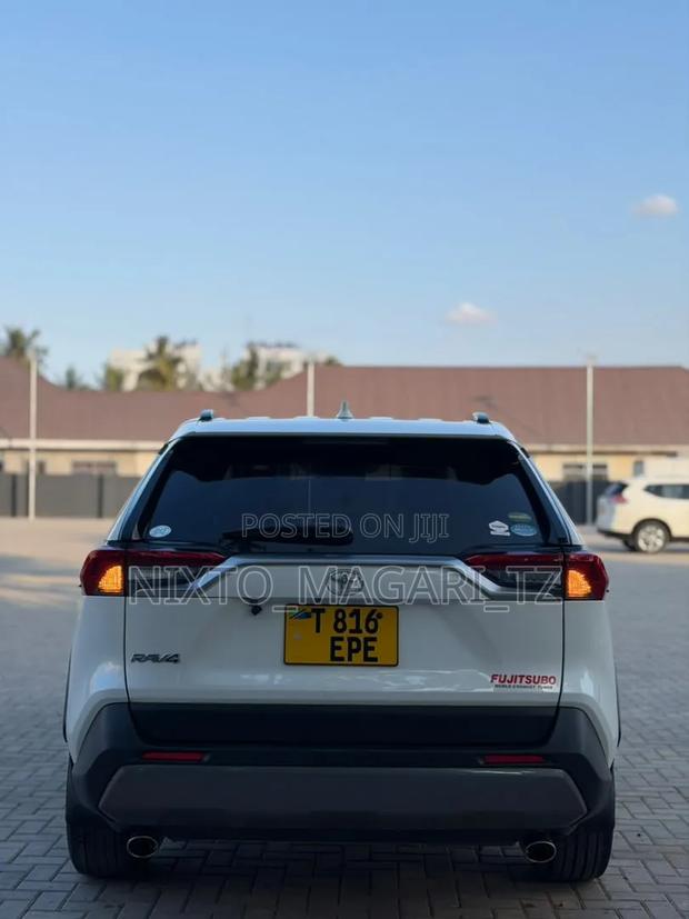 Toyota RAV4 2020 White