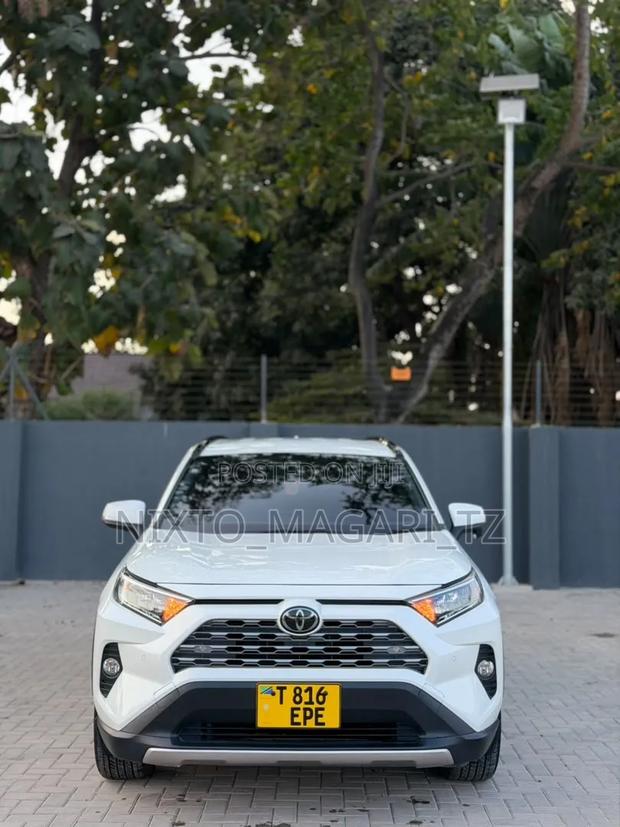 Toyota RAV4 2020 White