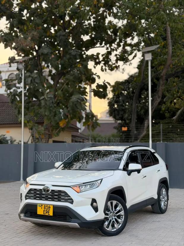 Toyota RAV4 2020 White