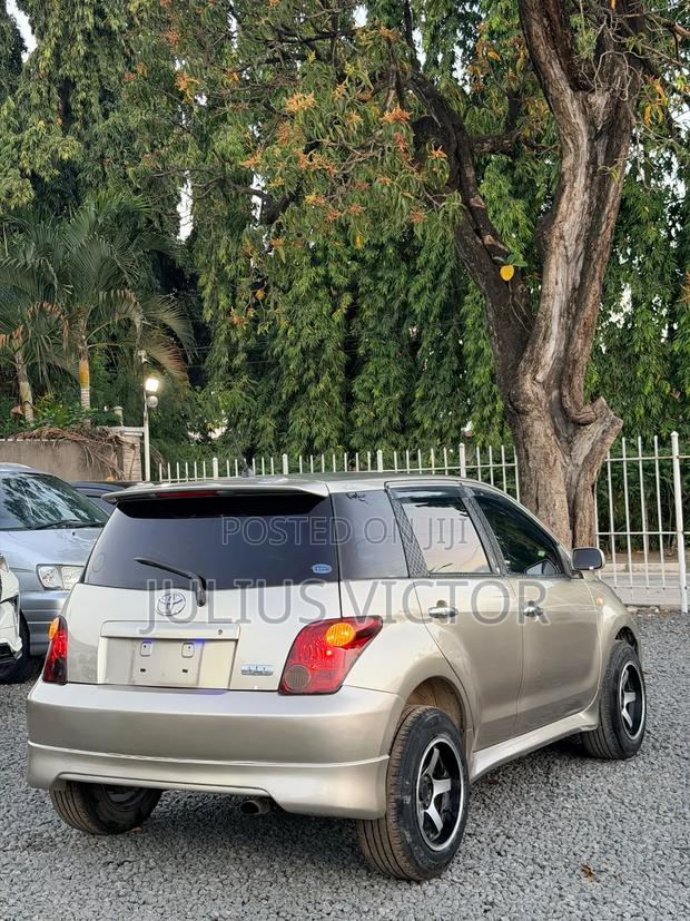 Toyota IST 2004 Beige