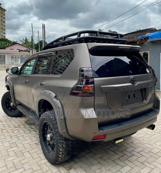 Toyota Land Cruiser Prado 2014 Brown