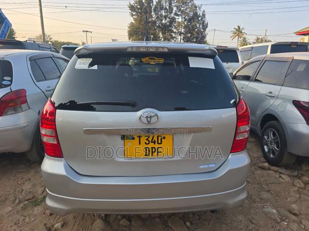 Toyota Wish 2005 Silver